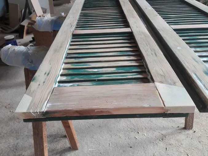 Restauro scuri in legno
